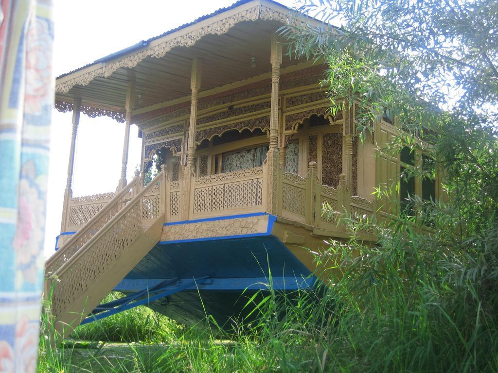 Akbar Group Of Heritage Houseboats Nagin Bagh Exterior foto